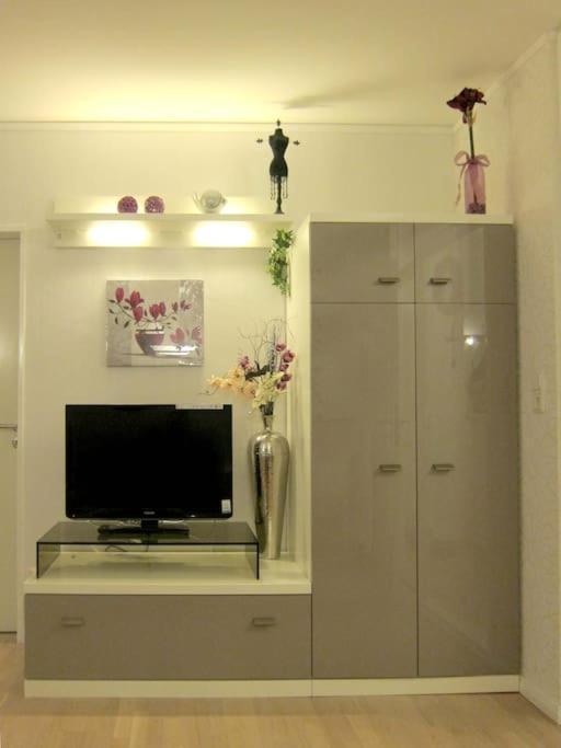 Modernes 1 Zimmer Luxusappartement Kleiner Roland Mit Parkplatz Und Balkon In Bremen Naehe Zentrum BRE Exterior foto